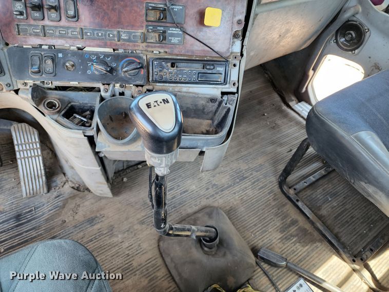 image for item DL6607 1998 Freightliner FLC120  semi truck