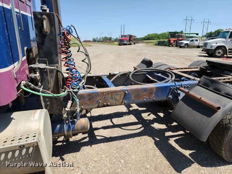 image for item DL6607 1998 Freightliner FLC120  semi truck