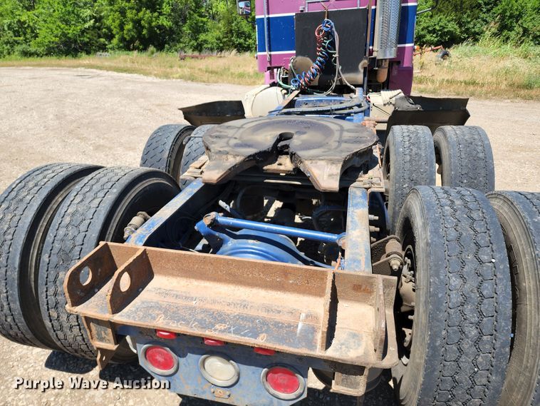 image for item DL6607 1998 Freightliner FLC120  semi truck