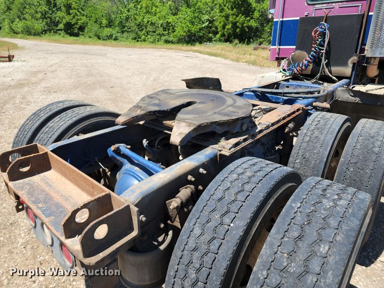 image for item DL6607 1998 Freightliner FLC120  semi truck