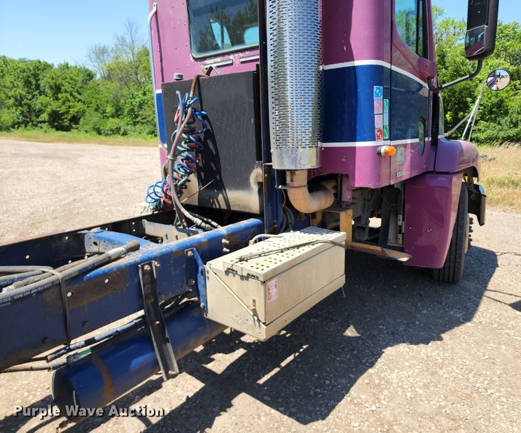 image for item DL6607 1998 Freightliner FLC120  semi truck