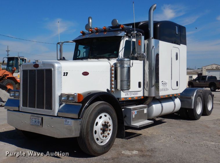 image for item DM2282 2007 Peterbilt 379  semi truck