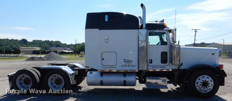 image for item DM2282 2007 Peterbilt 379  semi truck