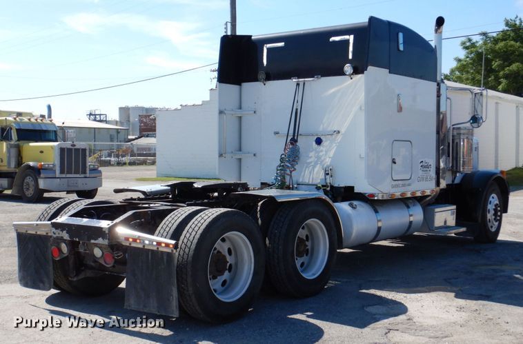 image for item DM2282 2007 Peterbilt 379  semi truck