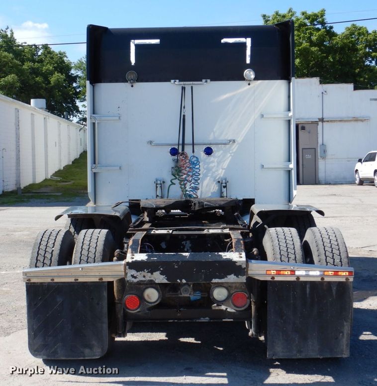 image for item DM2282 2007 Peterbilt 379  semi truck