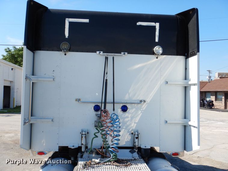 image for item DM2282 2007 Peterbilt 379  semi truck