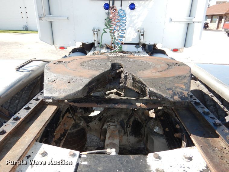 image for item DM2282 2007 Peterbilt 379  semi truck