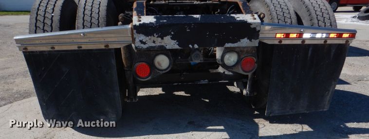 image for item DM2282 2007 Peterbilt 379  semi truck