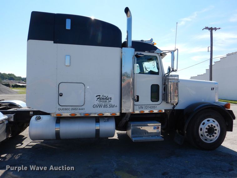 image for item DM2282 2007 Peterbilt 379  semi truck