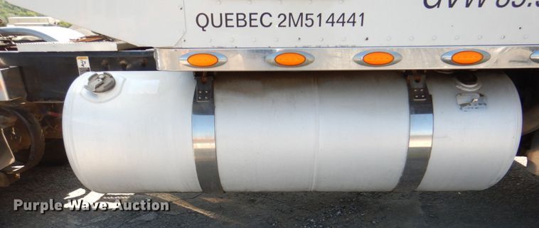 image for item DM2282 2007 Peterbilt 379  semi truck