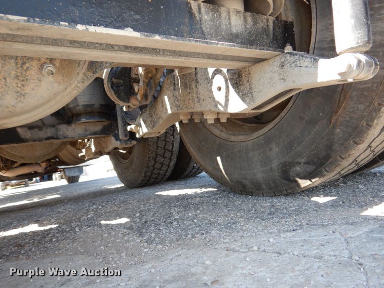 image for item DM2282 2007 Peterbilt 379  semi truck