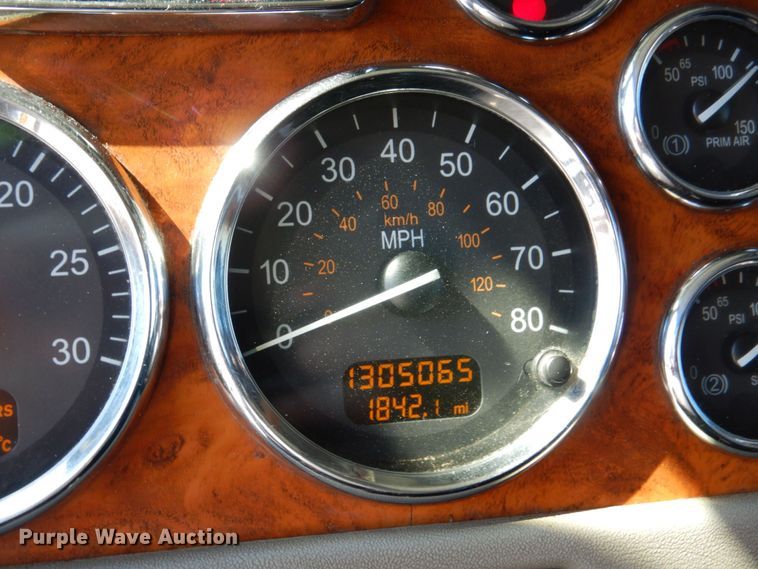 image for item DM2282 2007 Peterbilt 379  semi truck