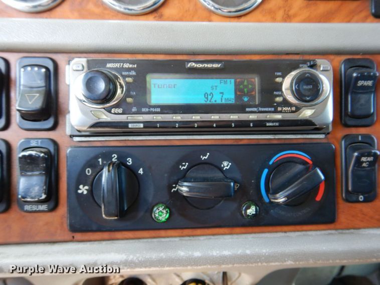 image for item DM2282 2007 Peterbilt 379  semi truck