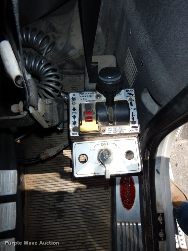 image for item DM2282 2007 Peterbilt 379  semi truck