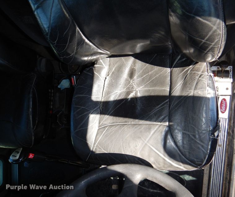 image for item DM2282 2007 Peterbilt 379  semi truck