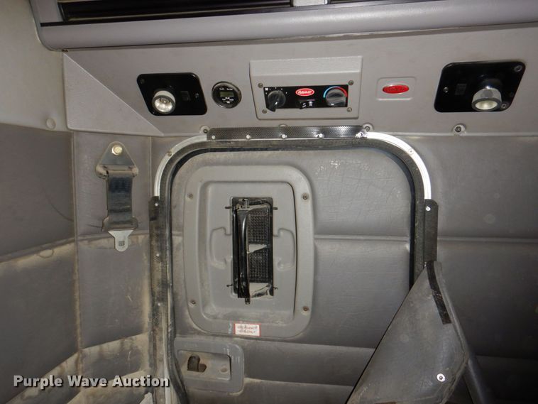 image for item DM2282 2007 Peterbilt 379  semi truck