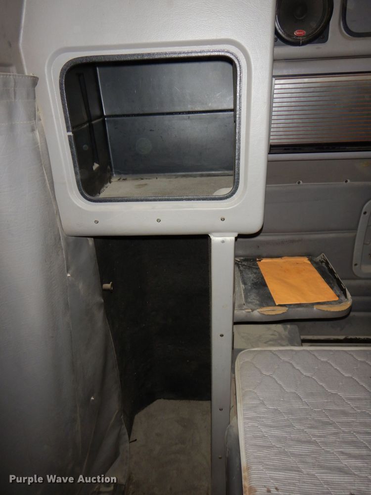 image for item DM2282 2007 Peterbilt 379  semi truck