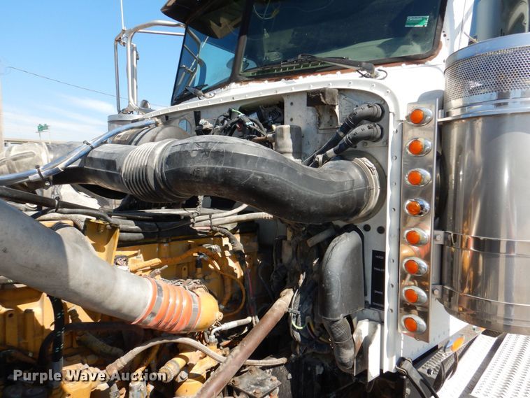 image for item DM2282 2007 Peterbilt 379  semi truck