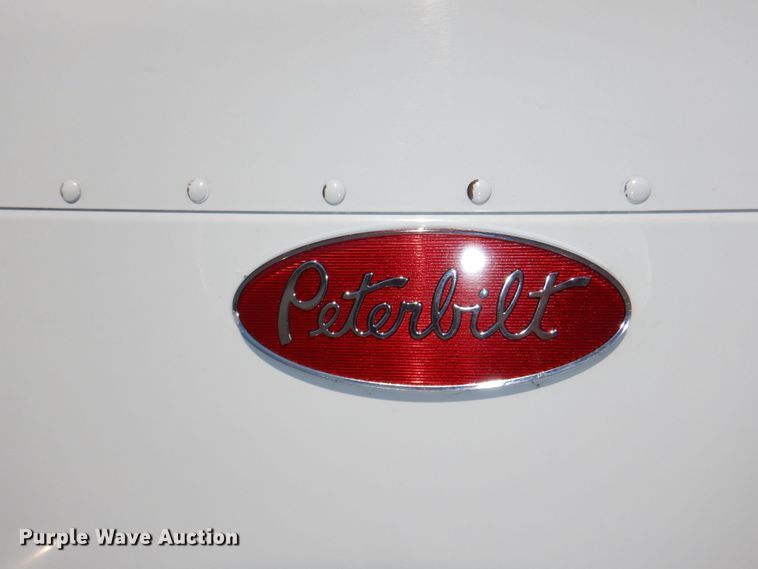 image for item DM2282 2007 Peterbilt 379  semi truck