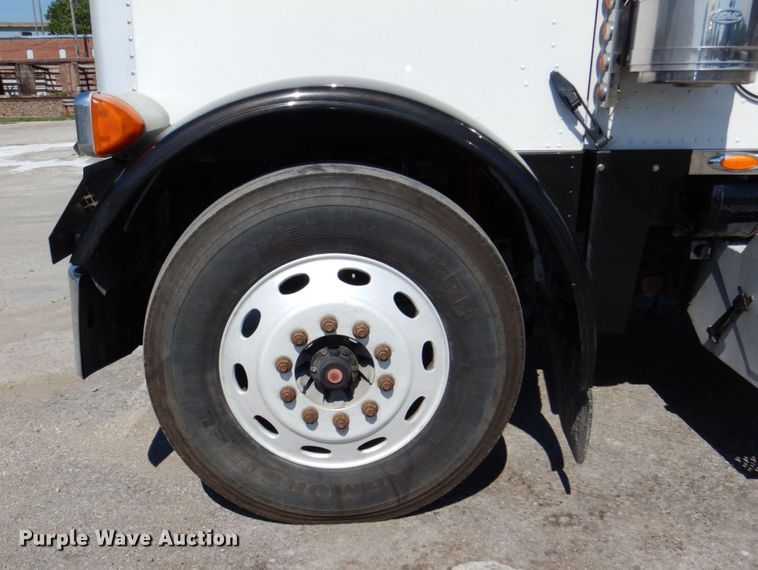 image for item DM2282 2007 Peterbilt 379  semi truck