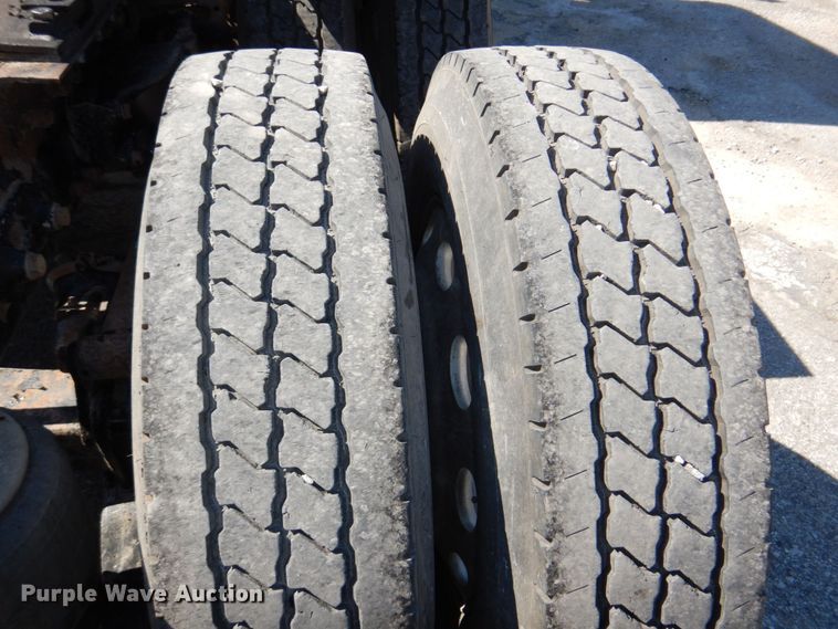 image for item DM2282 2007 Peterbilt 379  semi truck