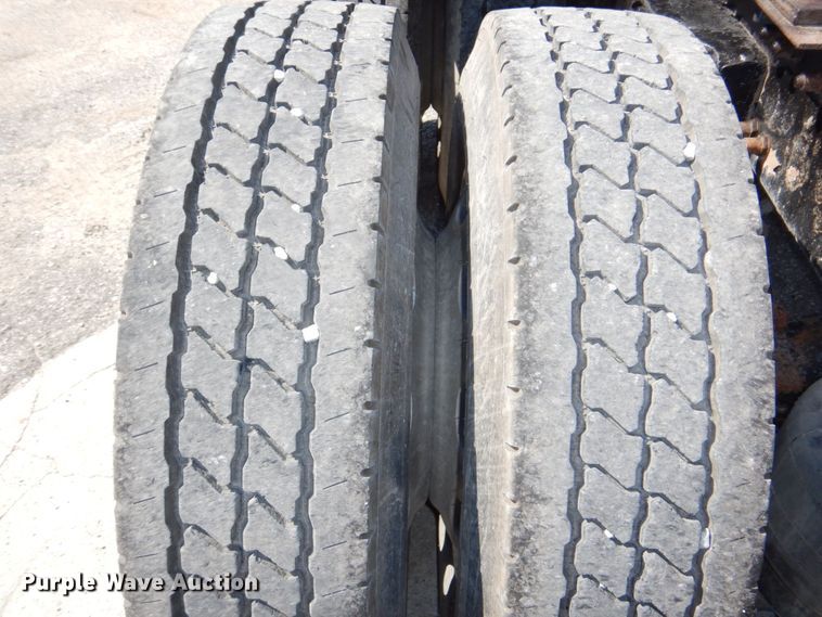 image for item DM2282 2007 Peterbilt 379  semi truck