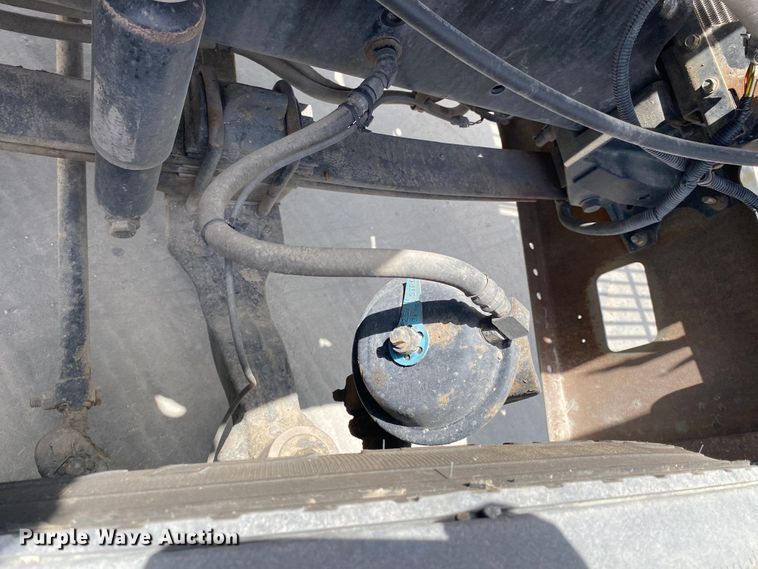 image for item DM4173 2003 International 9900i  semi truck