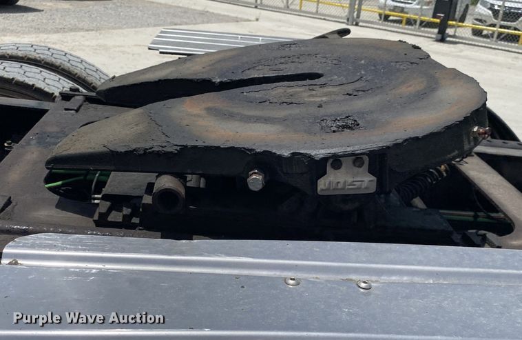 image for item DM4173 2003 International 9900i  semi truck