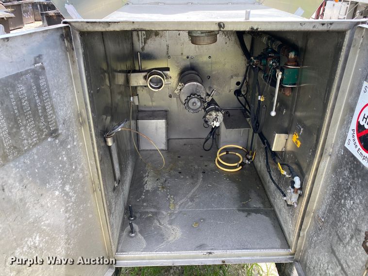 image for item DM4177 1994 Stainless Tank & Equipment  tank trailer