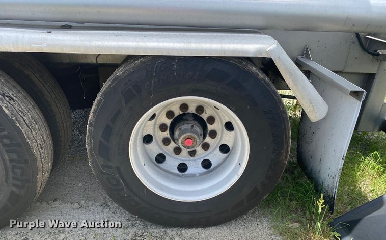 image for item DM4177 1994 Stainless Tank & Equipment  tank trailer