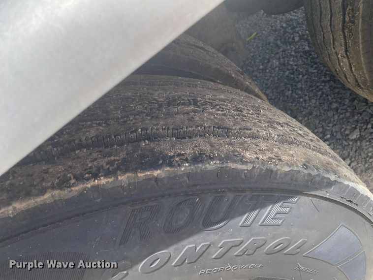 image for item DM4177 1994 Stainless Tank & Equipment  tank trailer