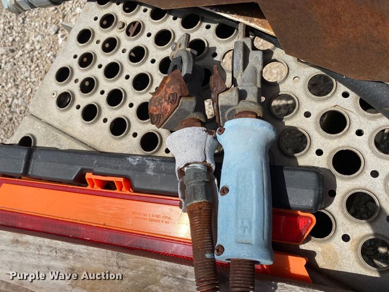 image for item DM4178 1993 International 9400  semi truck