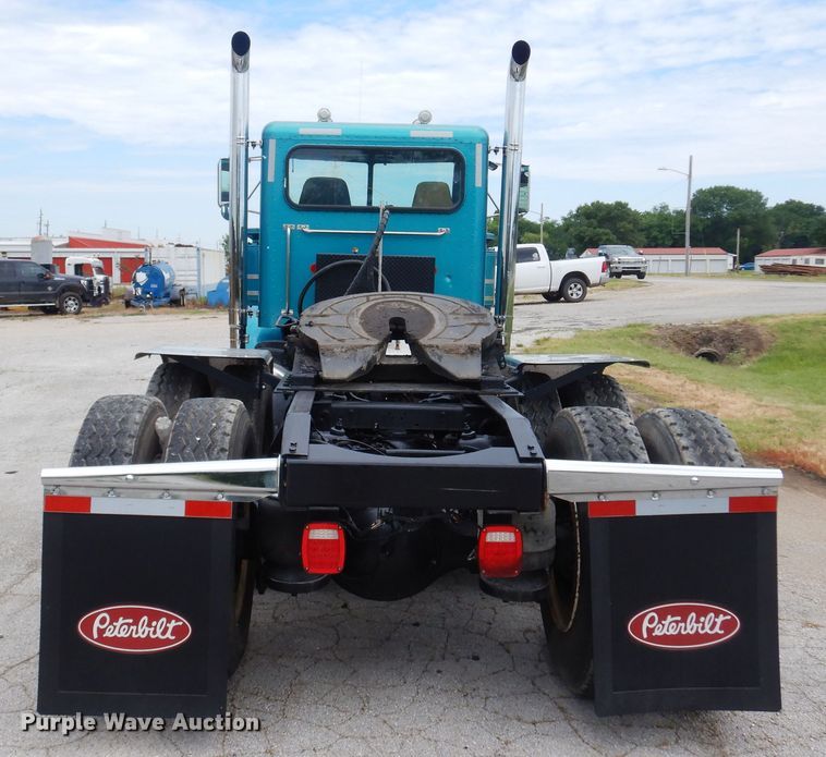 image for item DN0417 1999 Peterbilt 389  semi truck