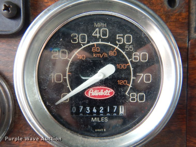 image for item DN0417 1999 Peterbilt 389  semi truck