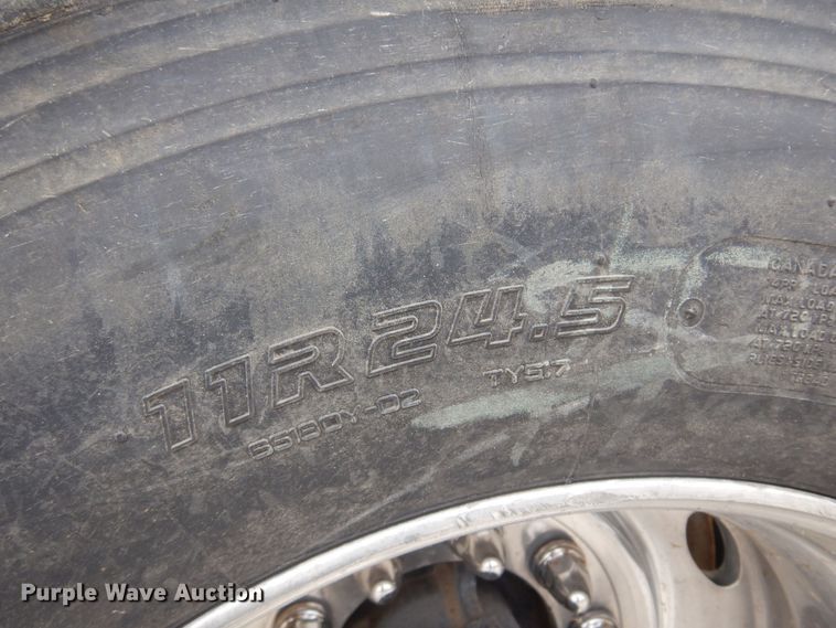 image for item DN0417 1999 Peterbilt 389  semi truck