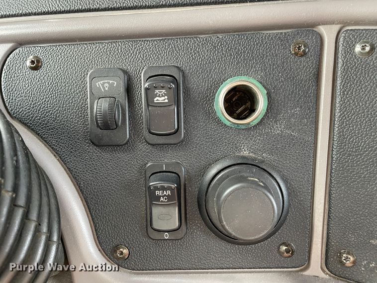 image for item DN5008 2013 Peterbilt 587  semi truck