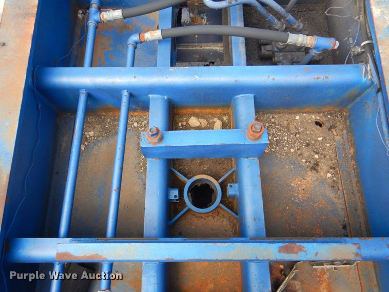 image for item DP4263 1987 Talbert T3BDW-40-HRG-RA-T1  lowboy equipment trailer