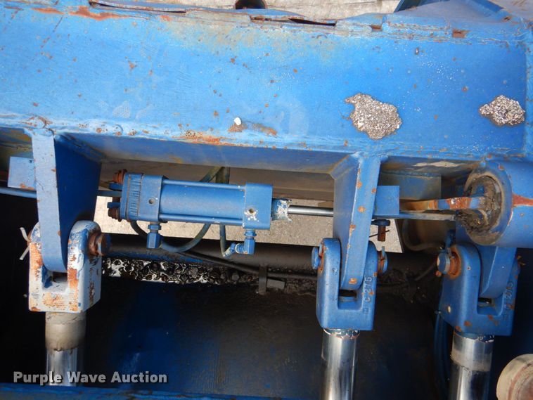 image for item DP4263 1987 Talbert T3BDW-40-HRG-RA-T1  lowboy equipment trailer