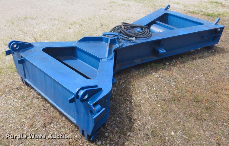 image for item DP4263 1987 Talbert T3BDW-40-HRG-RA-T1  lowboy equipment trailer