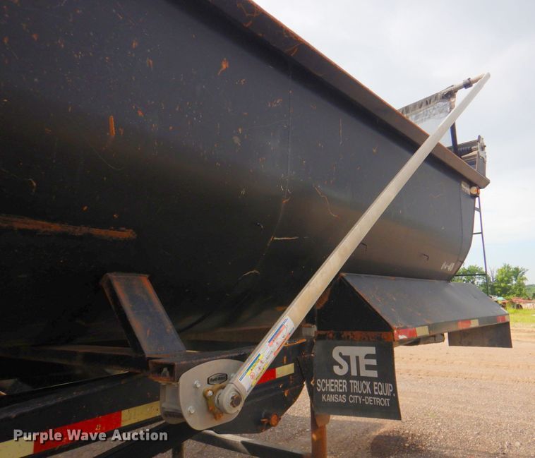 image for item DP4280 1997 Western STR261/4F  end dump trailer