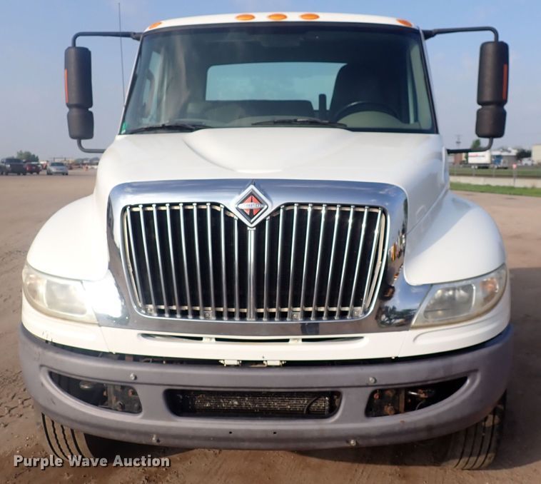 image for item DP4643 2012 International DuraStar 4300  truck cab and chassis