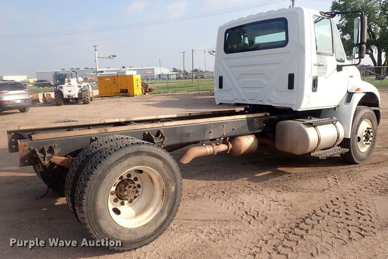 image for item DP4643 2012 International DuraStar 4300  truck cab and chassis