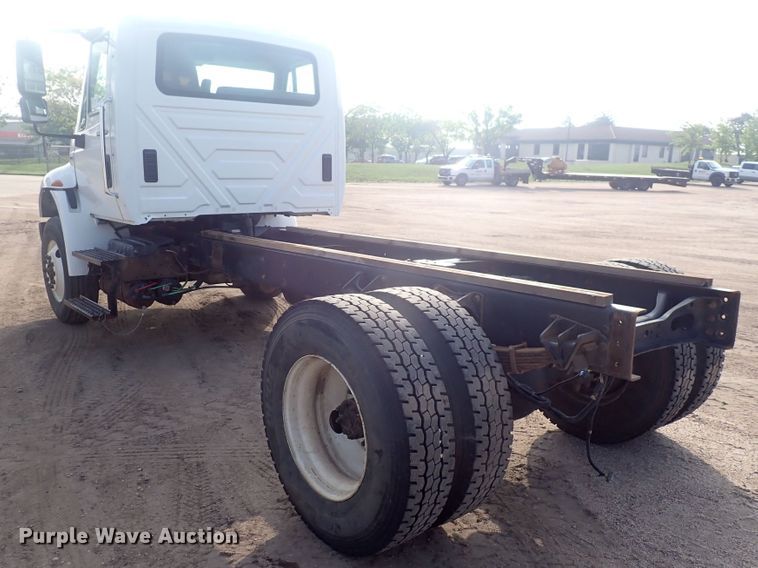 image for item DP4643 2012 International DuraStar 4300  truck cab and chassis