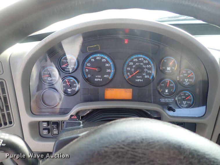 image for item DP4643 2012 International DuraStar 4300  truck cab and chassis