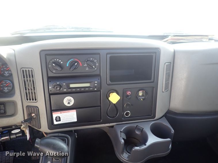 image for item DP4643 2012 International DuraStar 4300  truck cab and chassis