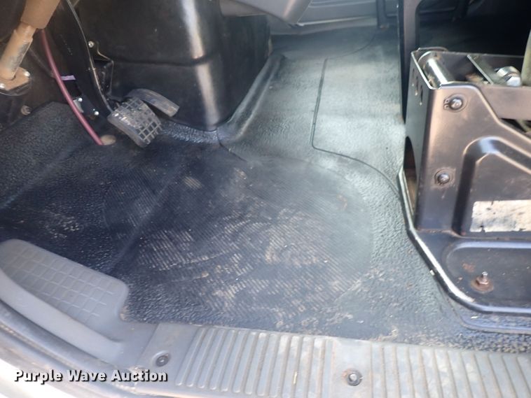 image for item DP4643 2012 International DuraStar 4300  truck cab and chassis