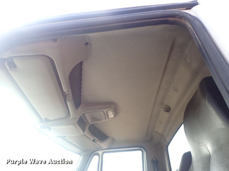 image for item DP4643 2012 International DuraStar 4300  truck cab and chassis