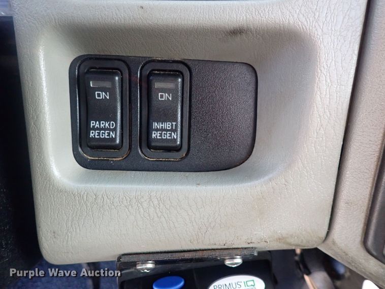 image for item DP4643 2012 International DuraStar 4300  truck cab and chassis