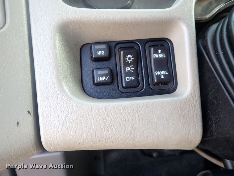 image for item DP4643 2012 International DuraStar 4300  truck cab and chassis