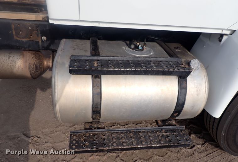 image for item DP4643 2012 International DuraStar 4300  truck cab and chassis